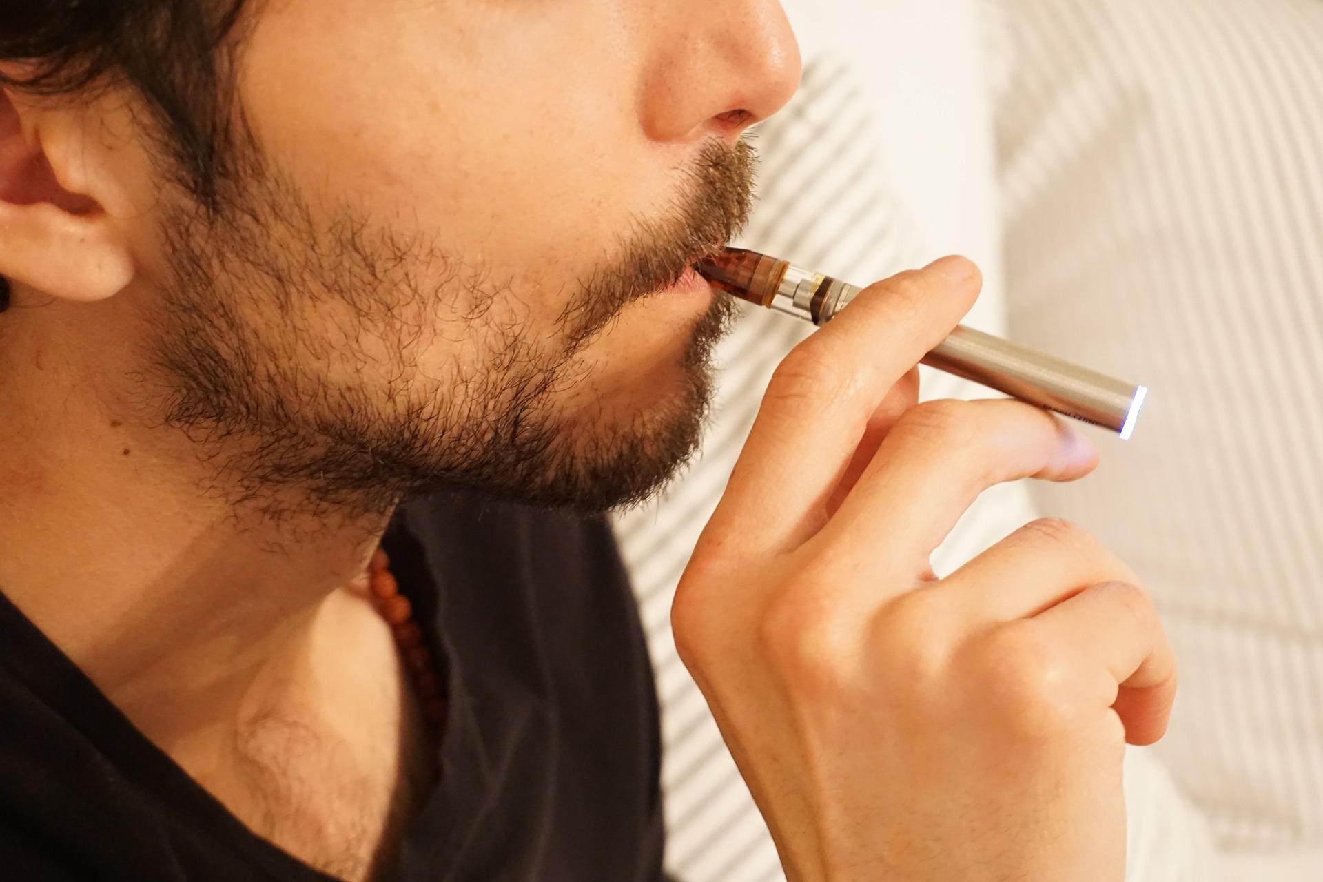 Free E Cigarette Sample in UK from NHS For Smokers Rossat Vape